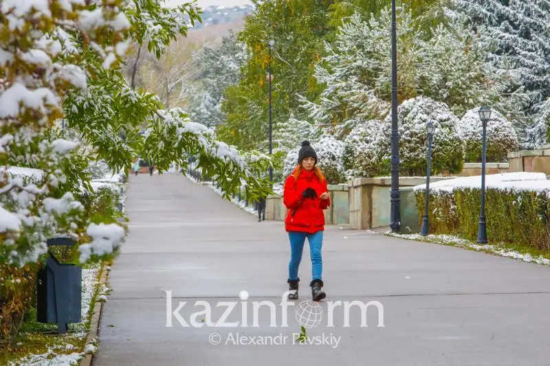 Qar men kóktaıǵaq: Almatyda kún buzylady