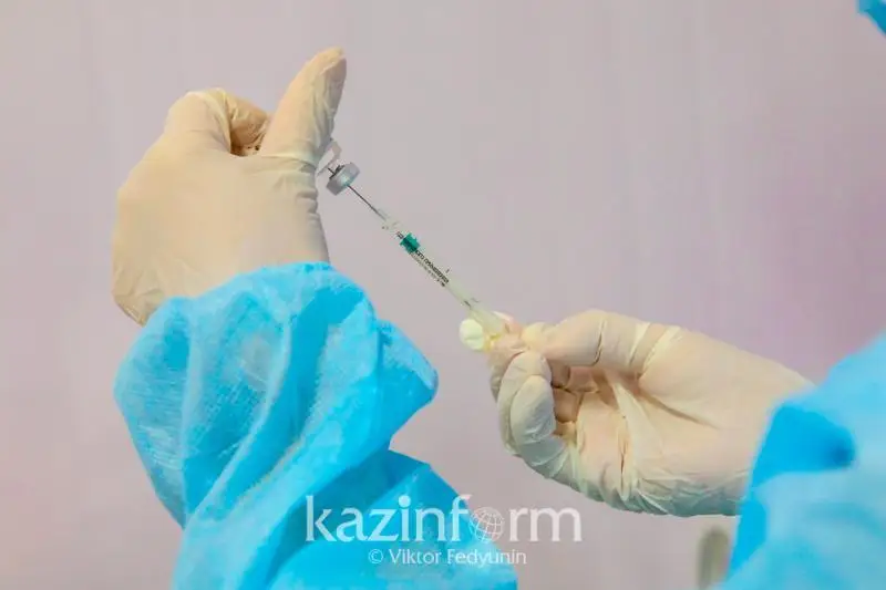 Дополнительные прививочные пункты открылись при восьми костанайских школах