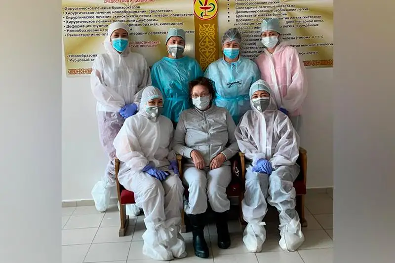 Спасибо врачам! - алматинцы поблагодарили медиков