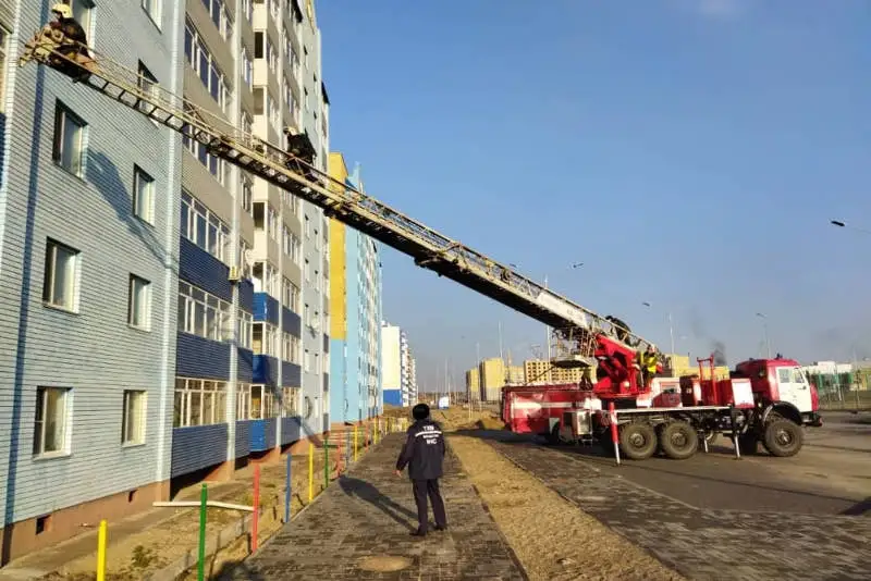 Одни дома: четверо малышей едва не угорели в Семее