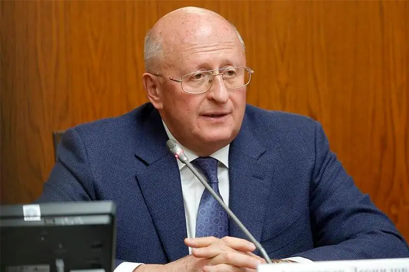 Коронавирус в будущем станет полностью управляемым, считает Александр Гинцбург