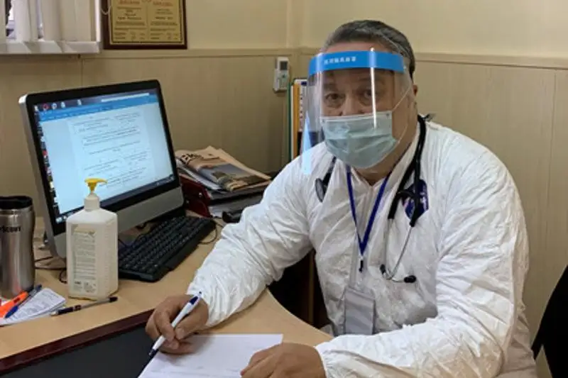 Medıtsınalyq konsýltatsııany qashyqtan alýdyń ýaqyty keldi – dáriger