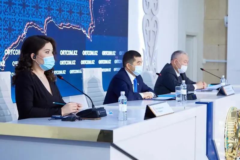 Жұмыс берушілер вакцина алмағандарды жұмыстан өтемақысыз шеттете алады - Бас еңбек инспекторы
