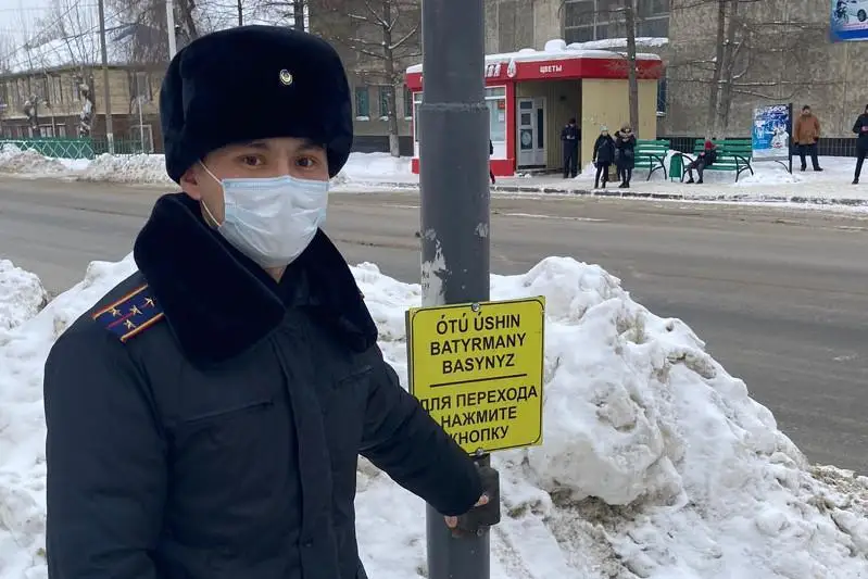 Безопасный перекресток: спецкнопки для пешеходов устанавливают в Костанае