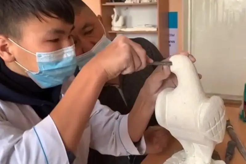 Более ста скульптур создал школьник из Жанаозена