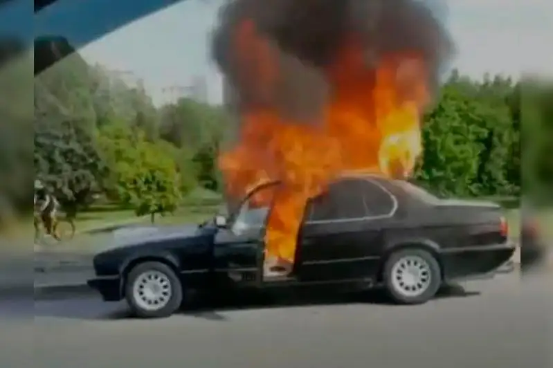 Автомобиль загорелся в Нур-Султане