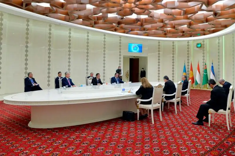 Президент Кыргызстана предложил улучшить взаимодействие стран ЦА в борьбе с COVID-19