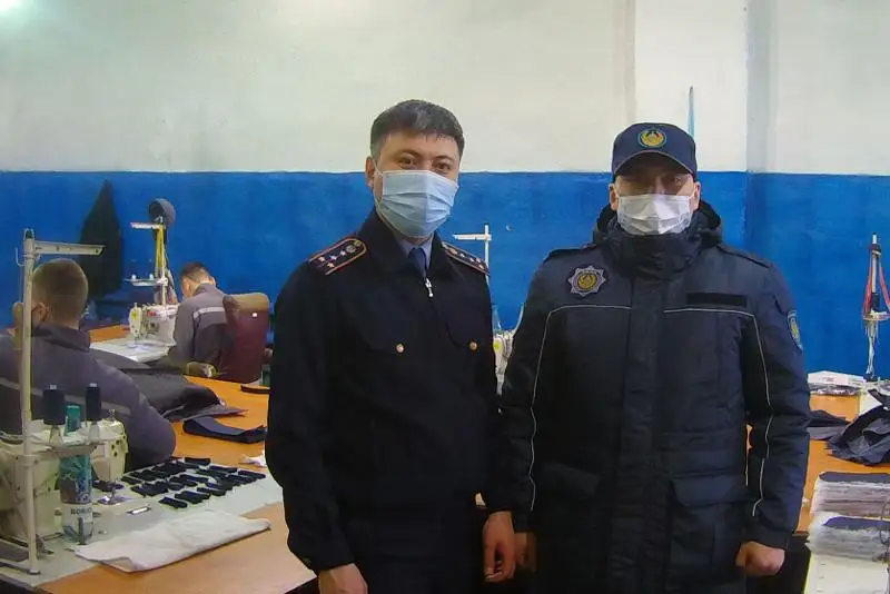 Костанайские осужденные шьют обмундирование для полицейских