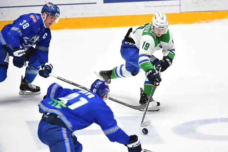 КХЛ сообщила о переносе восьми матчей в предстоящем году