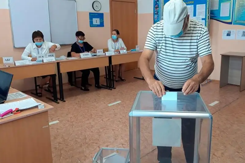 Выборы акимов: Жители ВКО активно отдают свои голоса