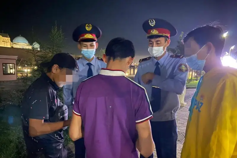 Более 30 подростков выявили ночью на улице в Туркестанской области