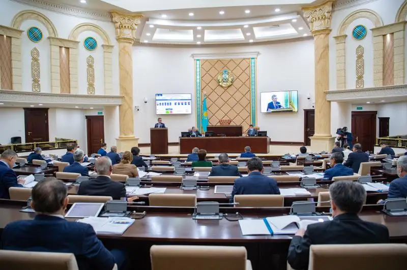 Вопросы развития торговли Казахстана обсудили на Правительственном часе в Сенате