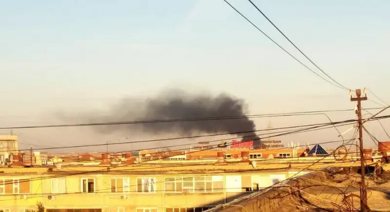 Автомобильные покрышки снова горели в промзоне Актау