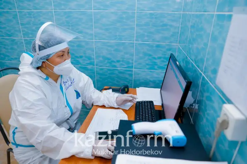 Троих россиян без ПЦР-справок не пустили в Казахстан