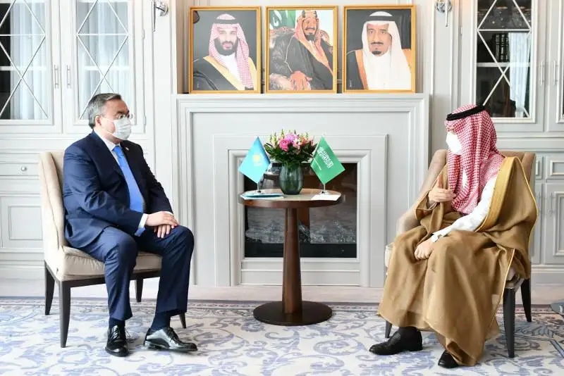 Глава МИД Казахстана провел ряд двусторонних встреч в Ташкенте