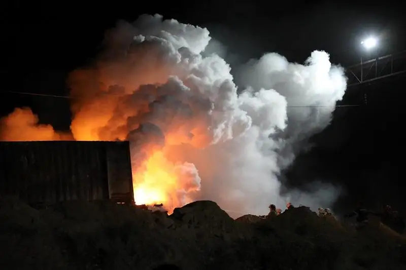 Пожар в Арыси: эвакуированным жителям микрорайона Наурыз разрешили вернуться в дома