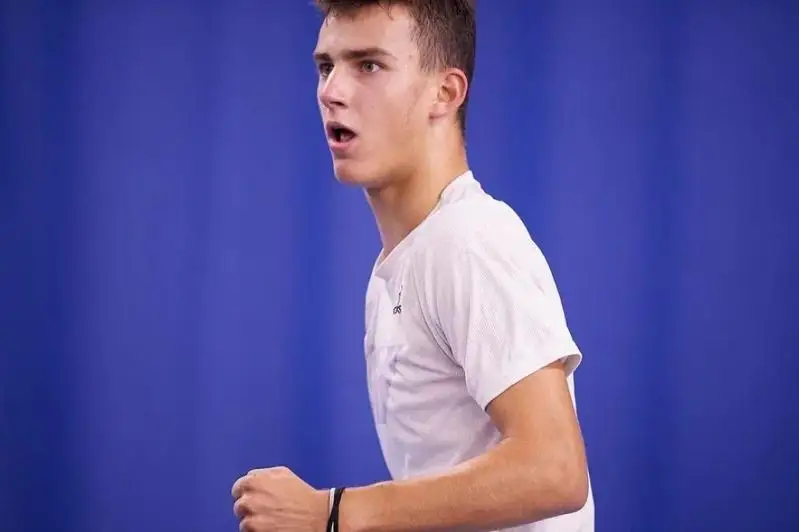 Максим Батютенко победно стартовал на юниорском Australian Open