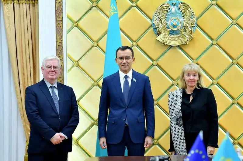 Маулен Ашимбаев обсудил со cпецпредставителями ЕС политическую модернизацию в Казахстане