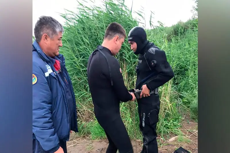 Из-за цветов для любимой утонул житель Атбасара