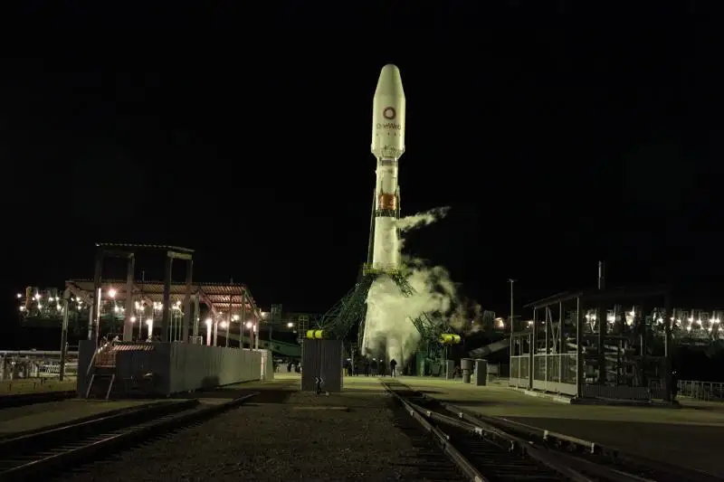 Четыре кластерных запуска спутников OneWeb планируют произвести с Байконура до конца года