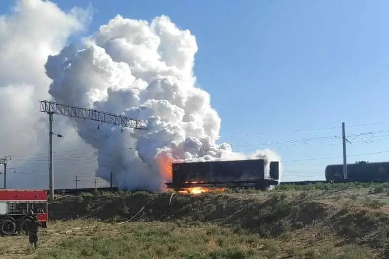 В связи с пожаром в Арыси специалисты произвели внеплановый отбор проб воздуха