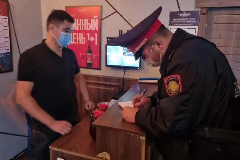 Nur-Sultannyń monıtorıngtik toptary karantın talabyn buzǵan 9 mekemeni anyqtady