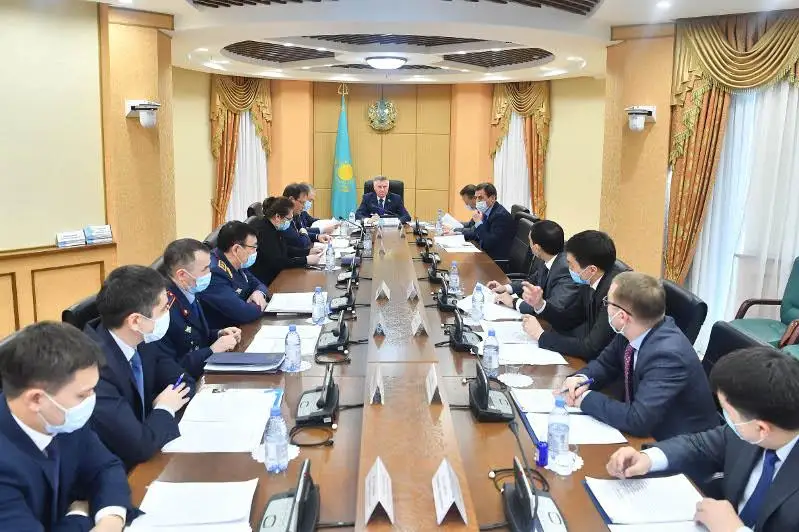 В Сенате обсуждают механизмы по борьбе с незаконным оборотом оружия