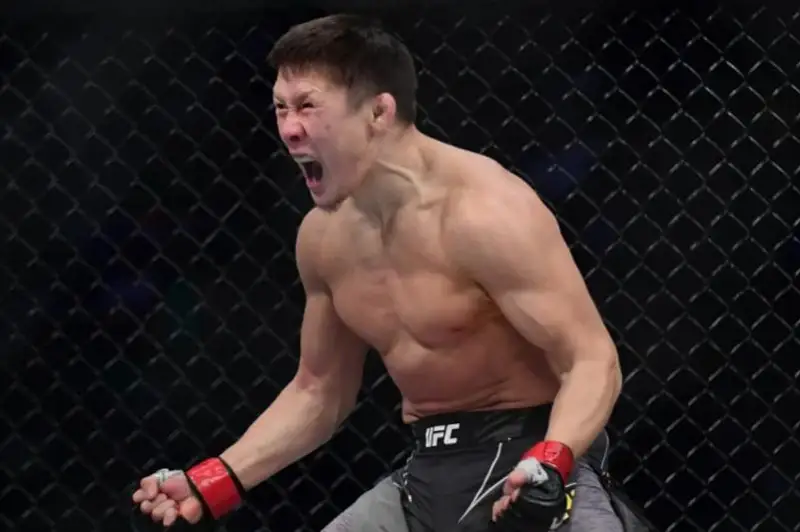 Сколько составил гонорар Жалгаса Жумагулова за первый победный бой в UFC