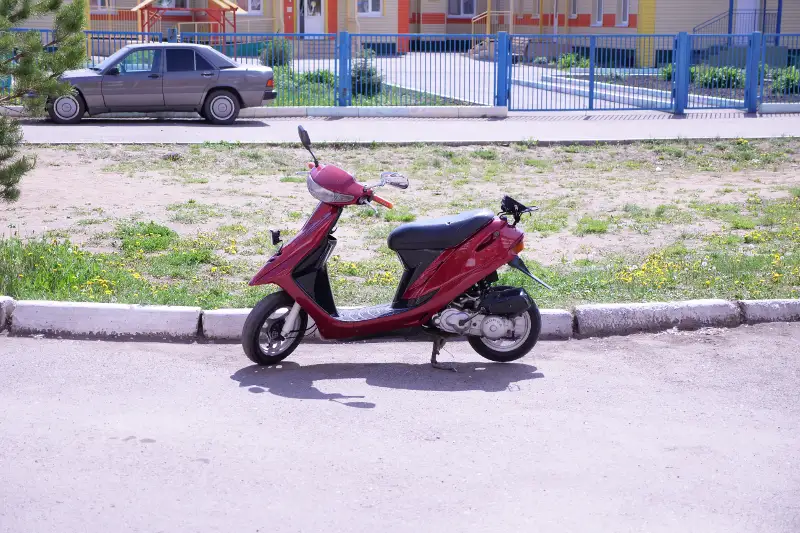 Petropavlda skýterdi mas kúıde júrgizgen jigit apatqa ushyrady
