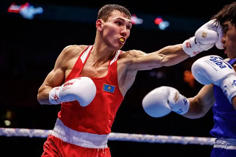 Боксеры Жусупов и Темиржанов выиграли очередные поединки на чемпионате мира