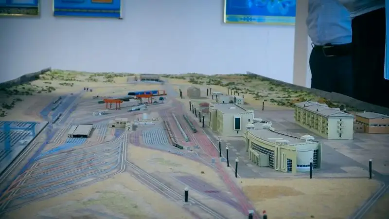 Алтынколь хоргос граница. Алтынколь на китайском. Алтынколь жд. Алтынколь железнодорожная станция. Алтынколь краны.