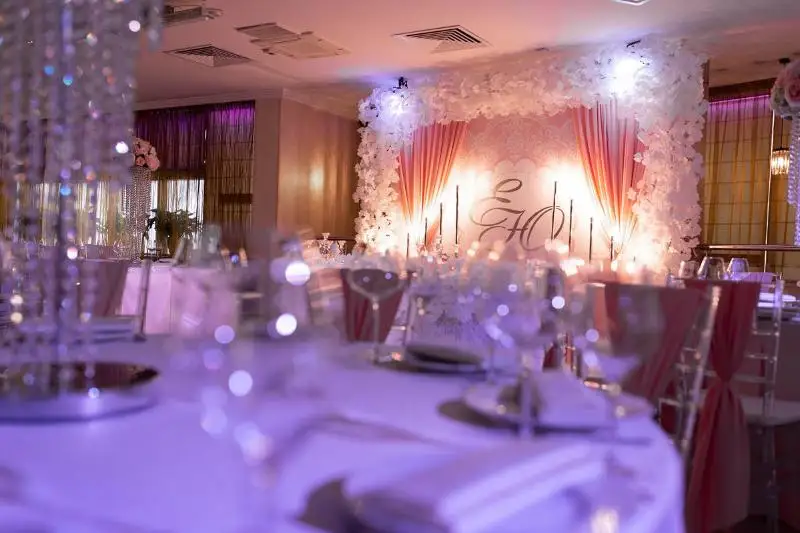 Свадьбу на 200 человек прервали в Алматы