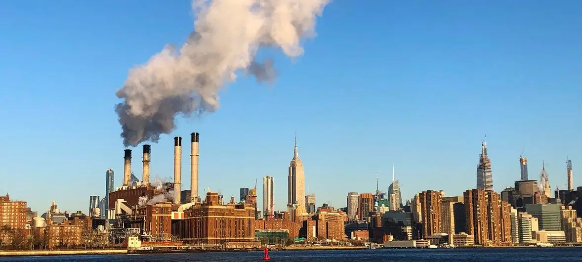 Для борьбы с изменением климата необходимо сократить вредные выбросы в атмосферу.