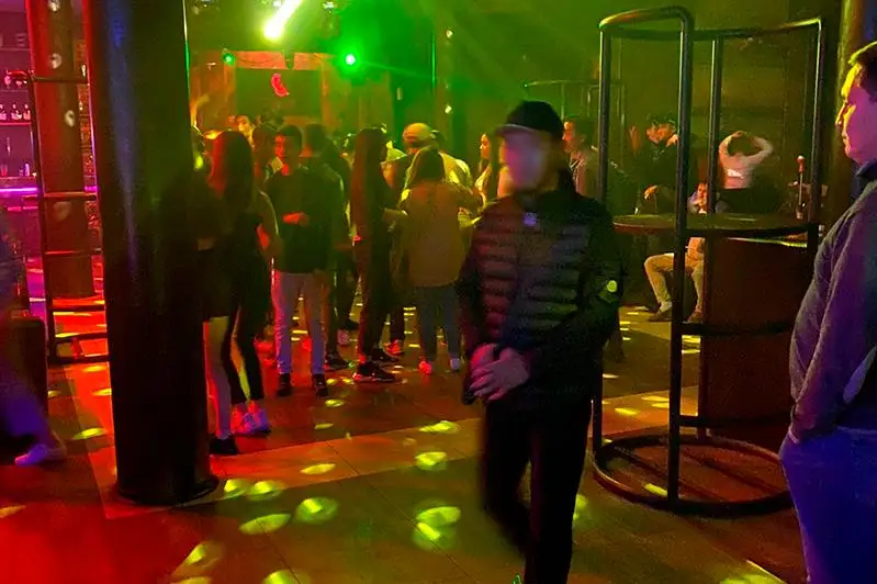 Восемь заведений наказали за нарушение карантина в Нур-Султане