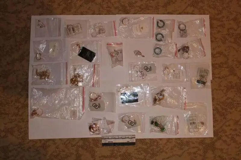 Сумку с золотом на 1,3 млн тенге украла на автовокзале жительница Туркестанской области