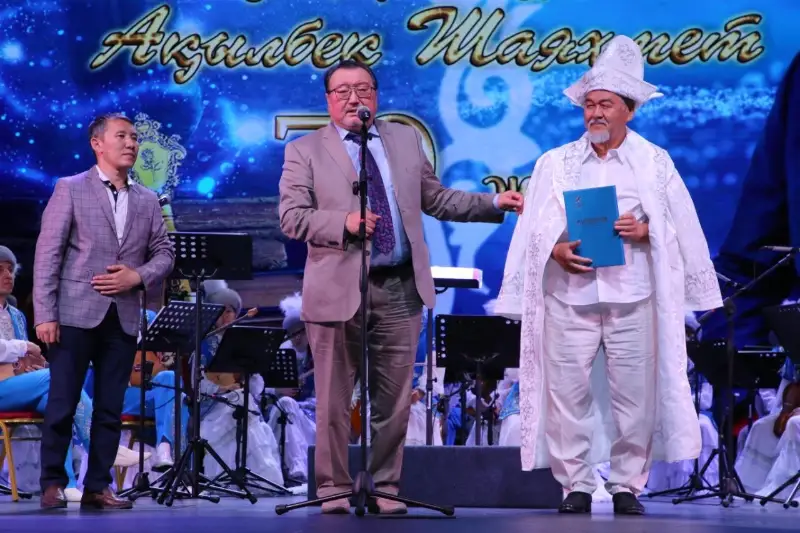 Qostanaı oblysynda aqyn Aqylbek Shaıahmettiń 70 jasyna oraı mereıtoılyq sharalar ótti