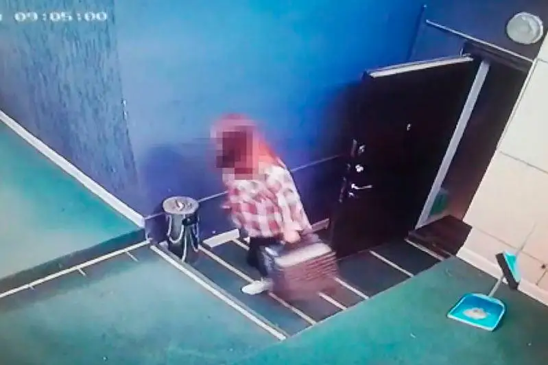 Массажистка обокрала клиентку спа-салона в Нур-Султане