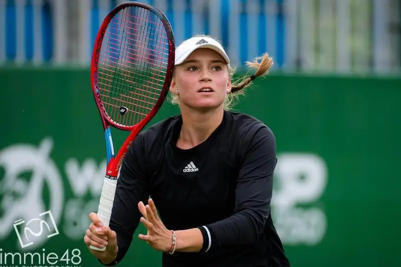 Елена Рыбакина победила пятую ракетку мира