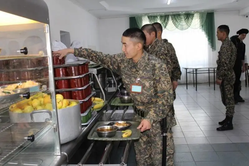 Aldaǵy úsh jylda sarbaz ashanalarynyń bári jóndeledi