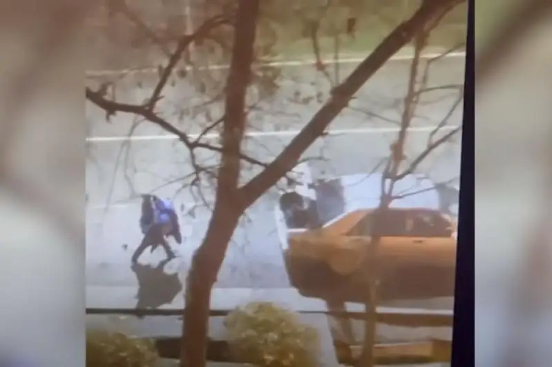 Магазин мужской одежды и обуви ограбили трое приезжих в Алматы