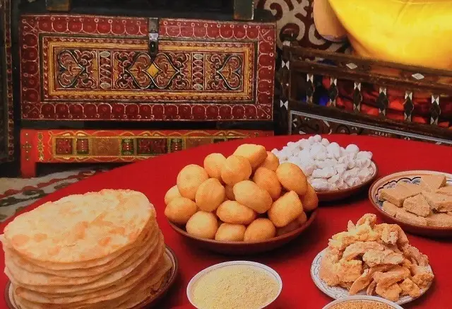 بەيىمبەت مايلين: ايت كۇندەرى