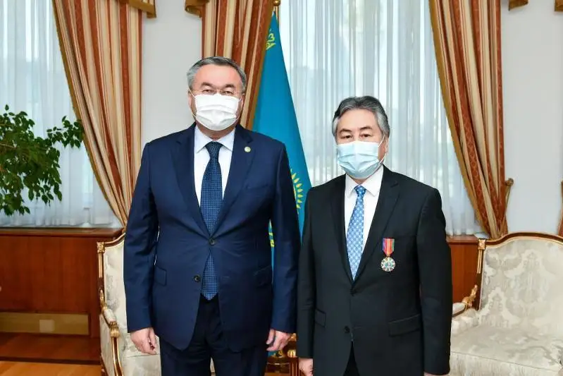 Мухтар Тлеуберди принял Посла Кыргызстана в Казахстане