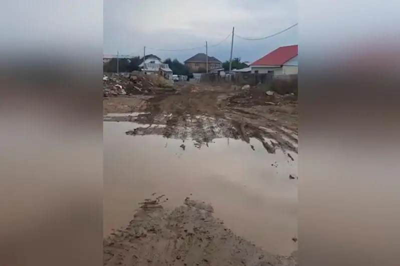 Almatyda membaǵdarlamamen salynǵan úı sýsyz otyr: Ákimdik ne deıdi