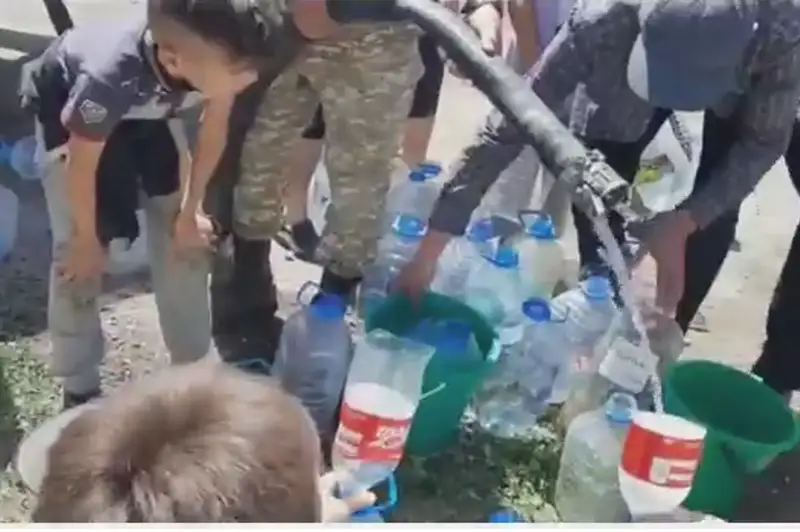 Almaty oblysynda 14 myń halyq turatyn aýdan ortalyǵy Saryózekte ishetin sý joq