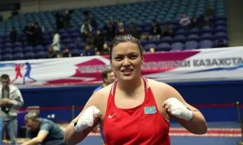 Десятикратная чемпионка Казахстана нокаутировала соперницу и вышла в финал ЧА-2021
