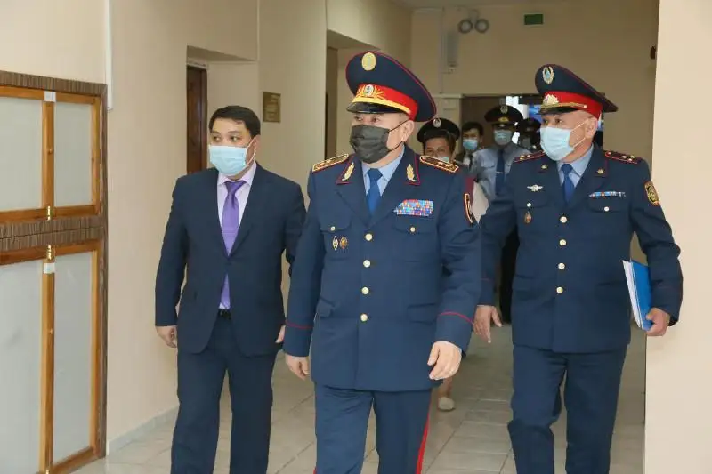 Глава МВД проверил работу участковых и техническую оснащенность полиции Костанайской области