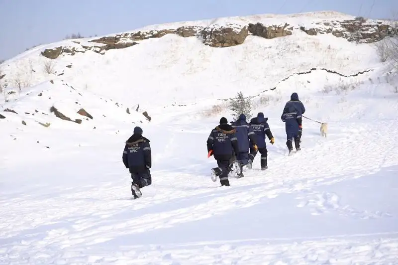 Спасение туриста из-под лавины отработали спасатели в горах ВКО