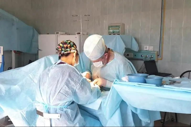 Temirtaý turǵyny medsaqtandyrý esebinen endoprotez operatsııasyn tegin jasatty