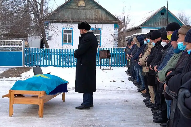 Apatqa ushyraǵan ushqysh Almaty oblysyndaǵy týǵan aýylynda jerlendi