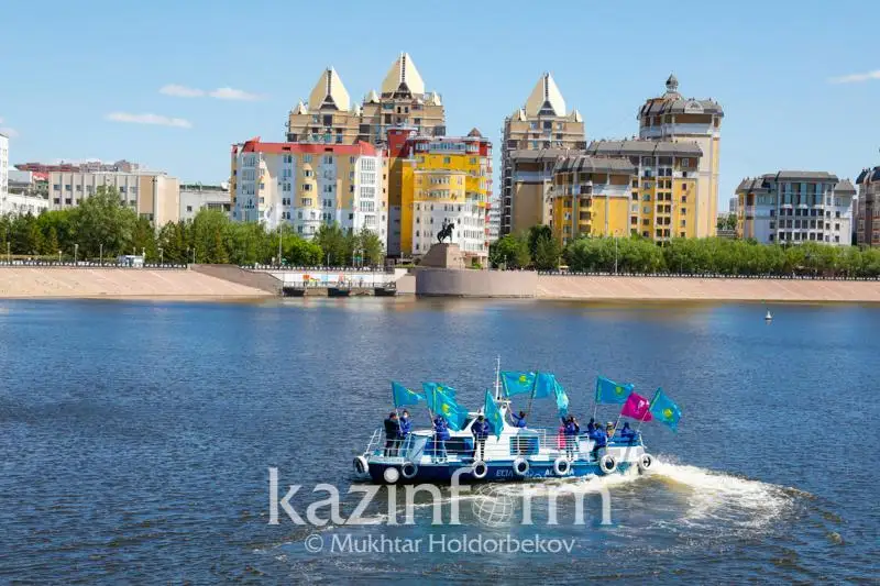 Работу двух речных пассажирских судов приостановили в Нур-Султане